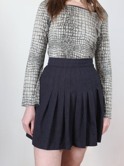 pleated mini skirt