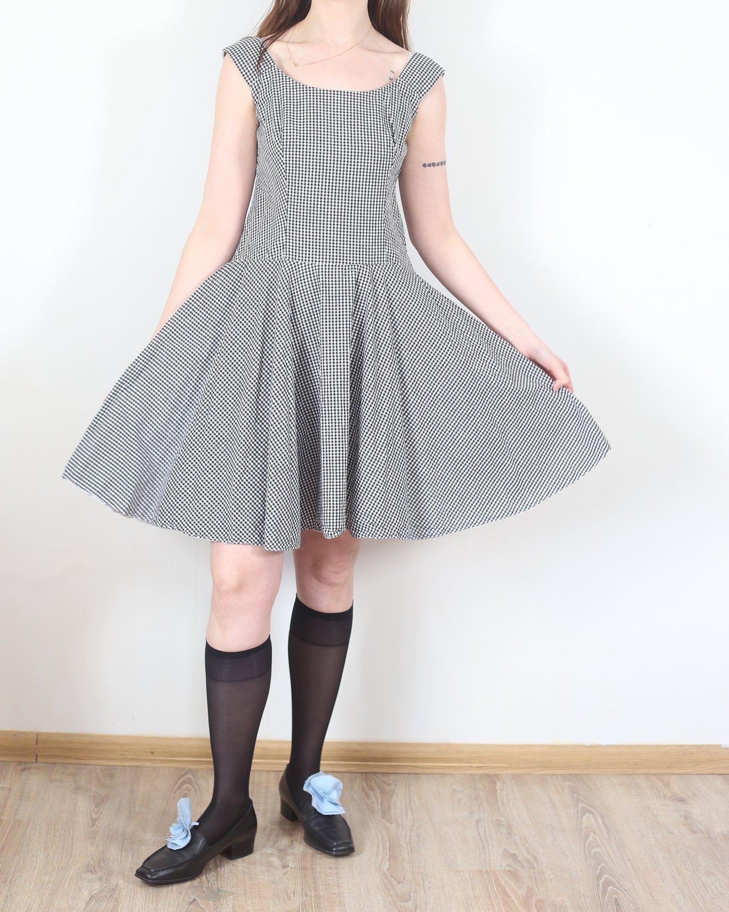 black&white dress, M